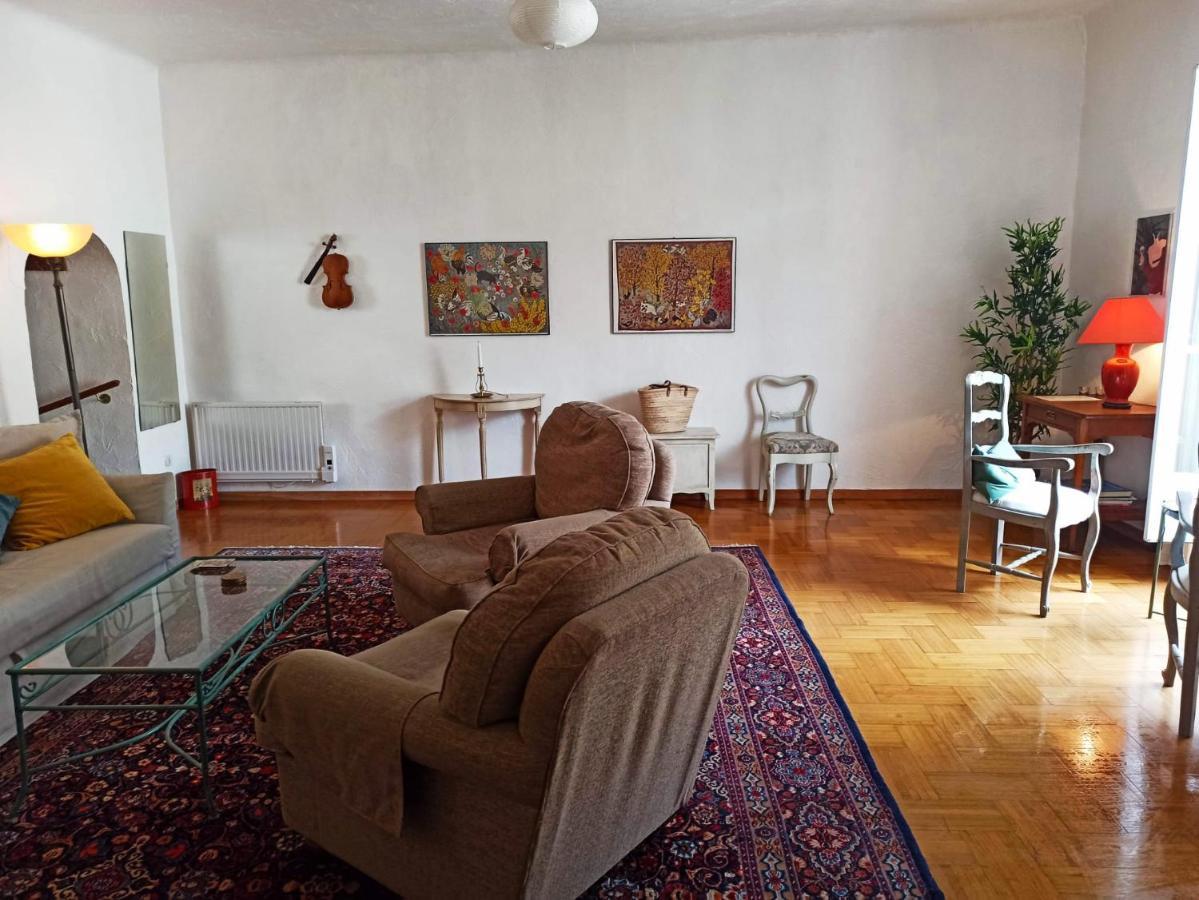 Apartment In The Heart Of Cotignac Esterno foto